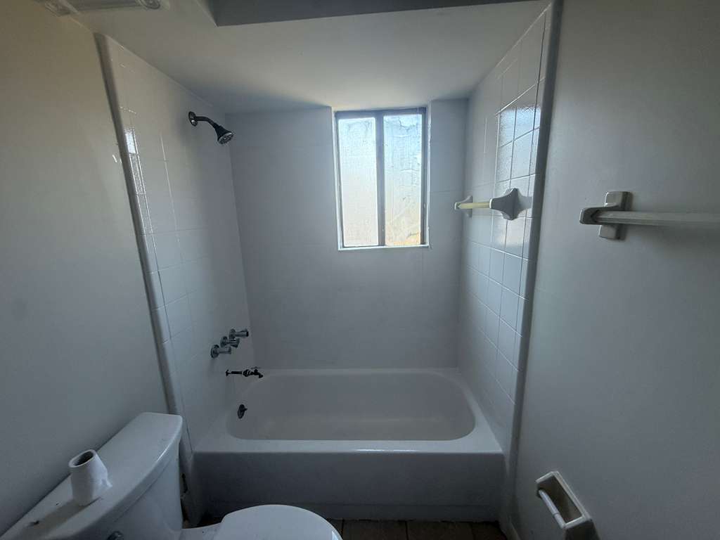 Bathroom after tub reglazing and turn cleaning